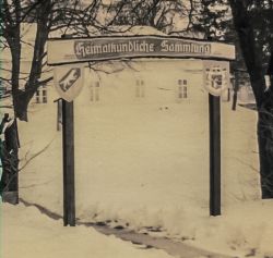 Fotografie "Eingangsschild Heimatmuseum" 1985