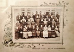 5 Klassenfotos Volksschule Bullendorf , ab 1901
