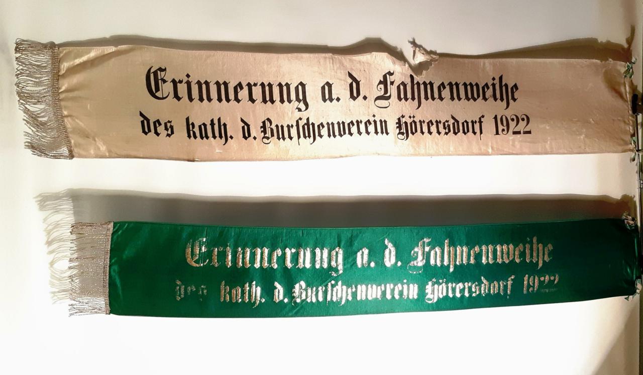 Zwei Fahnenbänder kath. d. Burschenverein Hörersdorf 1922