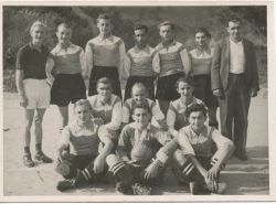 Fotografie S/W Fußballverein Wilfersdorf um 1951