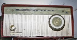 Rundfunkempfänger/Radiogerät rot, der Marke "Hornyphon-W144U", 1965/66