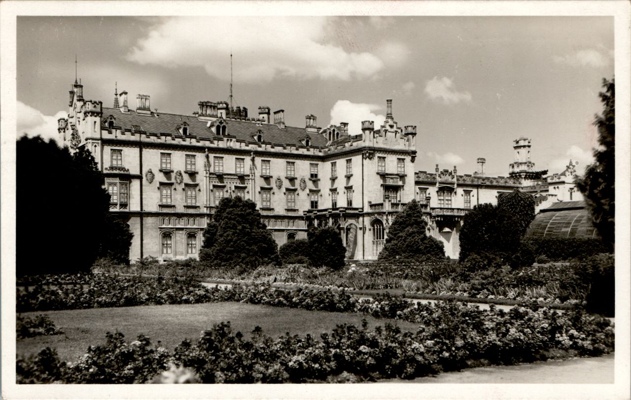 Eisgrub Ansichtskarte Schloss