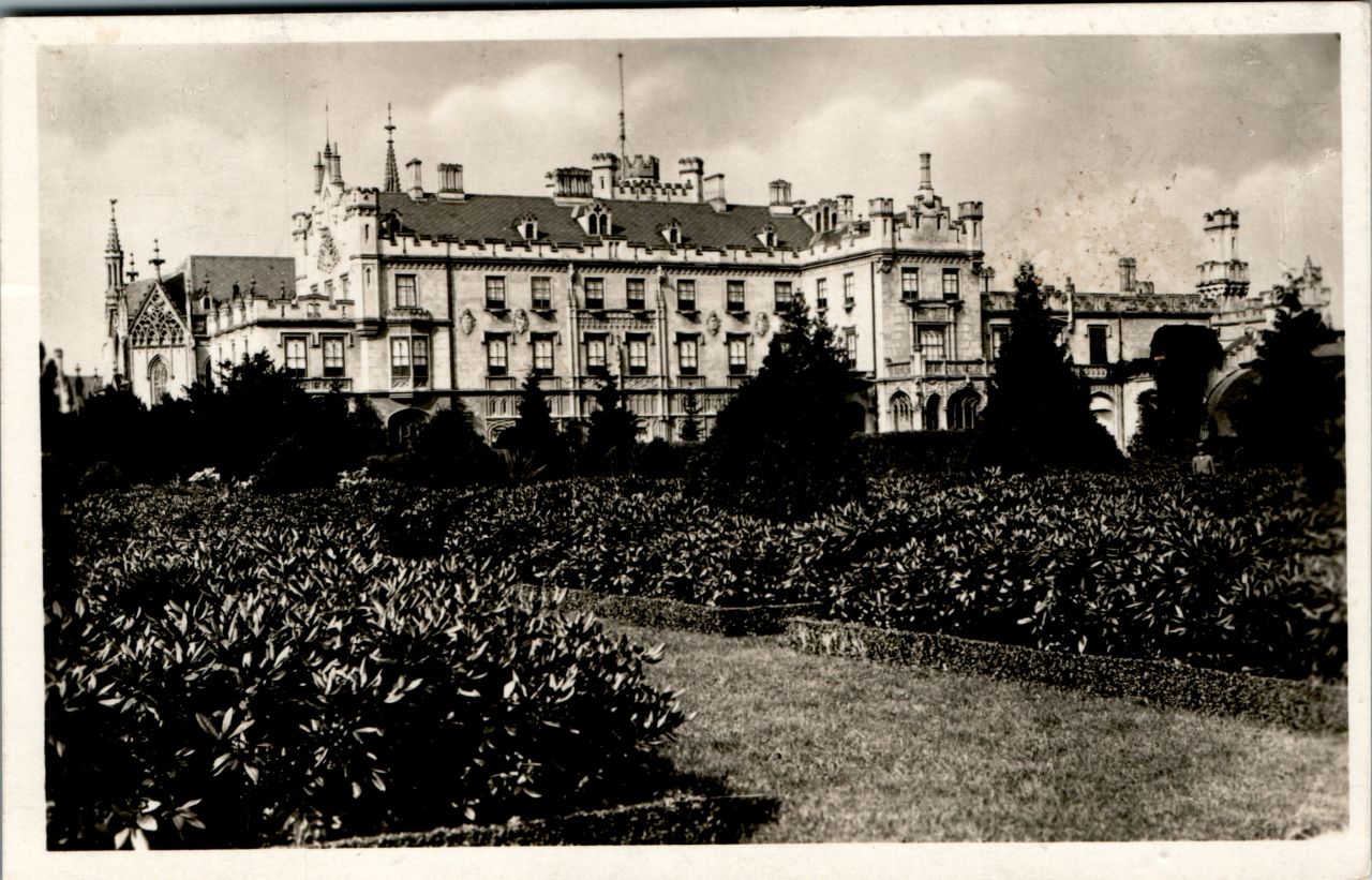 Eisgrub Ansichtskarte Schloss