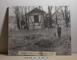 Bombentrichter vor dem Uferhaus 1943