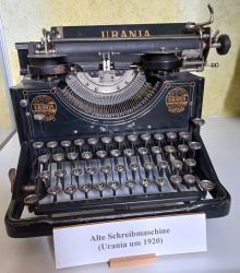 Schreibmaschine Urania
